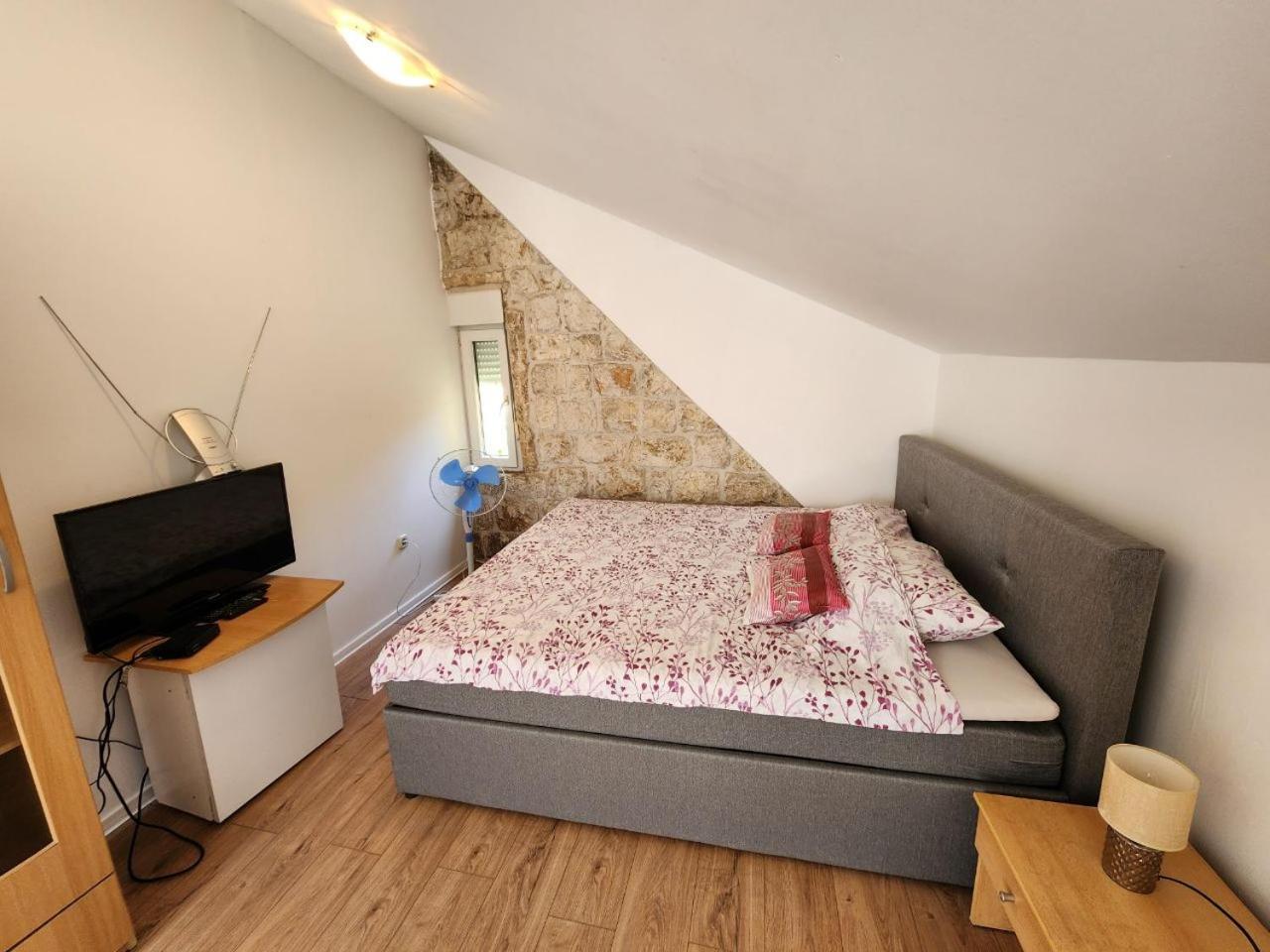 Apartmani Sole Vis Exterior photo